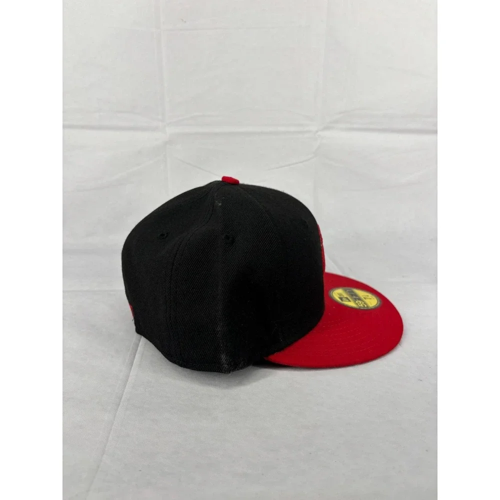 New Era 59Fifty Cincinnati Bearcats NCAA 2-Tone Hat Cap Mens Red Black 7 1/4 NWT